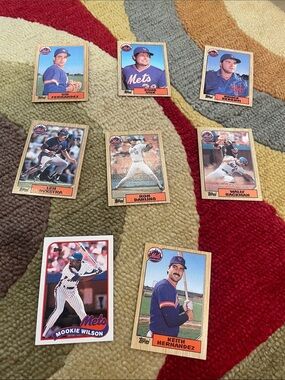 Topps NY Mets Baseball Card Backs with Yellow and Blue Accents. Excellent cond